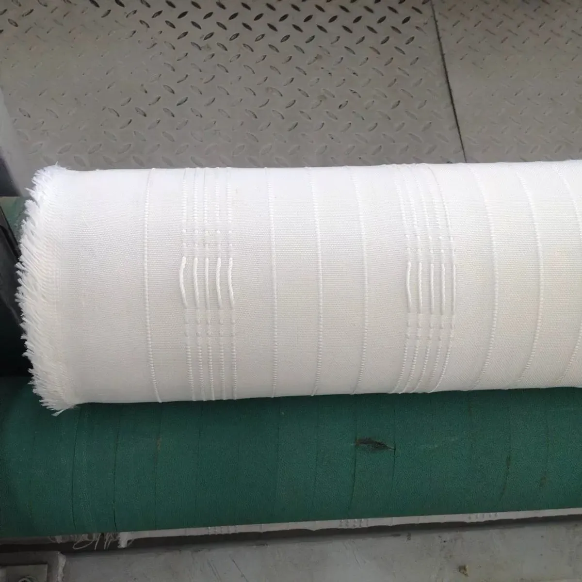 How to lay geotextile fabric: installation method and construction drawing